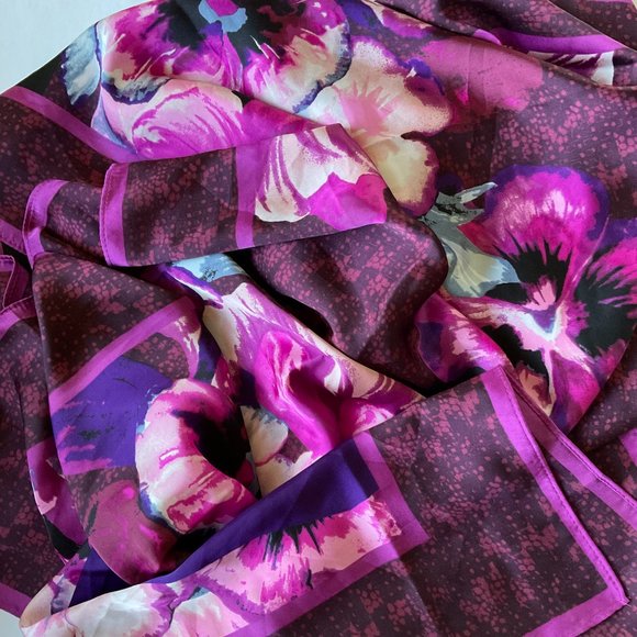 WHITE HOUSE BLACK MARKET Women's "Volia" Oblong Scarf or Wrap NWT - Picture 2 of 6